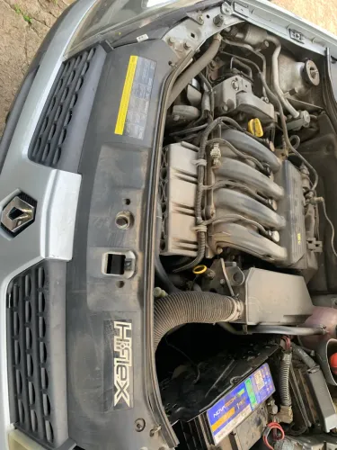 Renault Clio Sed. Privilège Hi-flex 1.6 16V 4P 2006