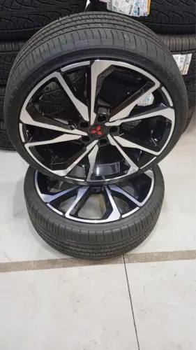 Vendo Jogo de Rodas Aro 20? com Pneus novos Furacão 5x114
