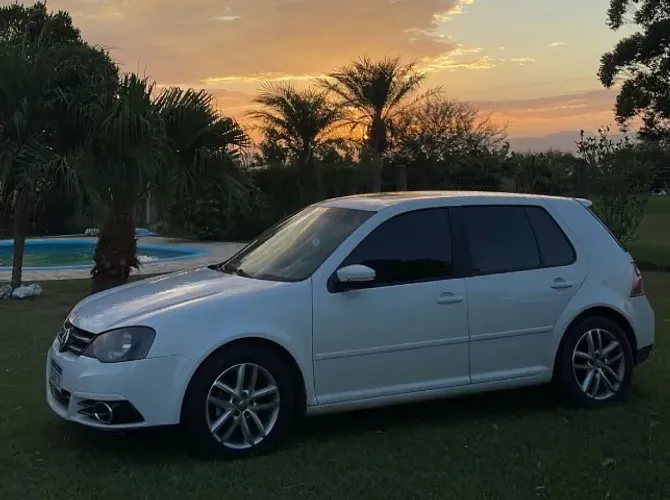 Volkswagen Golf 1.6 MI Total Flex 8V 4P 2014
