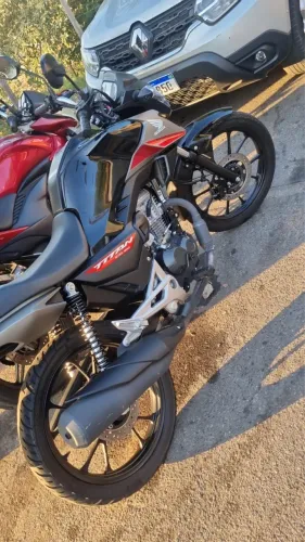 Titan 160