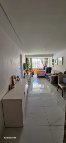 Apartamento totalmente reformado de 78m² no bairro dos Aflitos