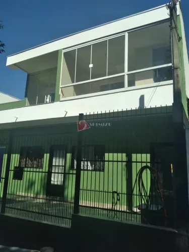 Casa à venda em Maringá, Jardim Imperial II, com 4 quartos, com 256 m²
