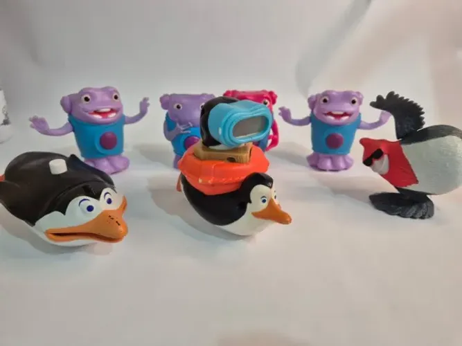 Brinquedo Mc donald - Pinguim, Rio, Monstro