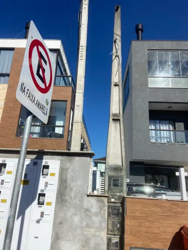 Vendo poste de energia 3 relógios 