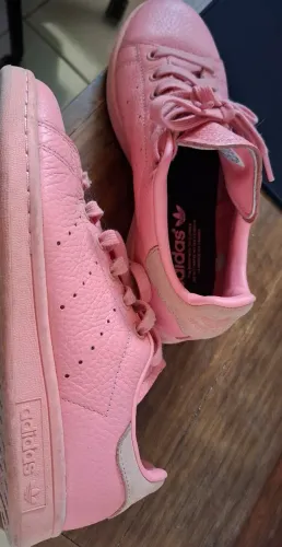 Tênis adidas semi novo!!!Original.