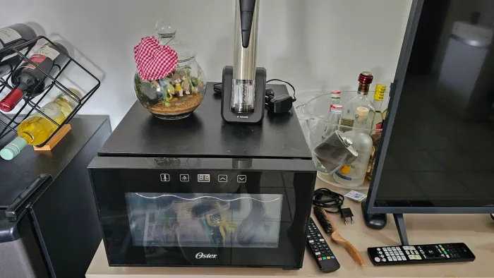 Adega Oster 8 garrafas