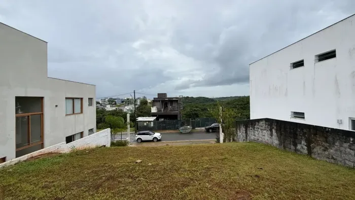Imóvel para venda tem 363 metros quadrados em Alphaville (Abrantes) - Camaçari - BA