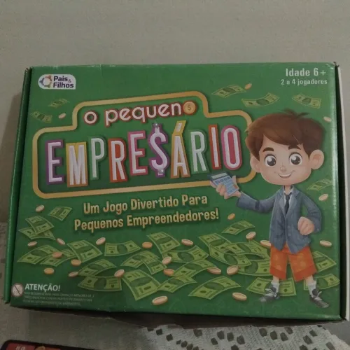 Jogo de tabuleiro infantil O Pequeno Empresário semi-novo com todas as peças.