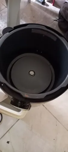 Panela eletrica de pressão kitchen e máquina fazer sorvete, ambos novos