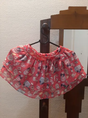 Saia de seda estampada. Marca MOMI. Tamanho 6.
