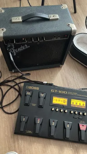 Pedaleira Boss GT-100
