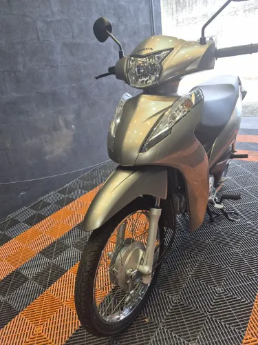 Honda biz 2024 pouco rodada