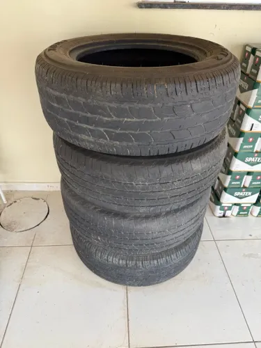 Pneus aro 18 em excelente condições