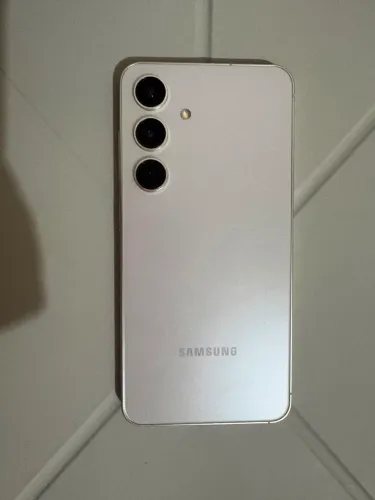 Samsung S24