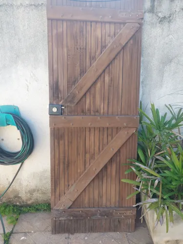 PORTÃO DE MADEIRA PRA SAIR HOJE!