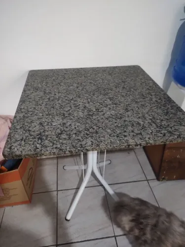Mesa mármore 2 cadeiras