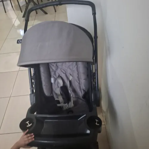 Vende-se carrinho de bebê novo