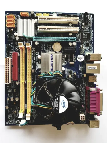 Placa-mãe Gigabyte Ga-945gcm S2c Ddr2 + Intel Pentium Dual E2180