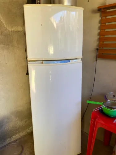 GELADEIRA CONSUL FUNCIONANDO PERFEITAMENTE 