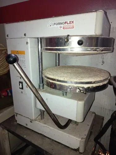 Máquina de abrir massa 