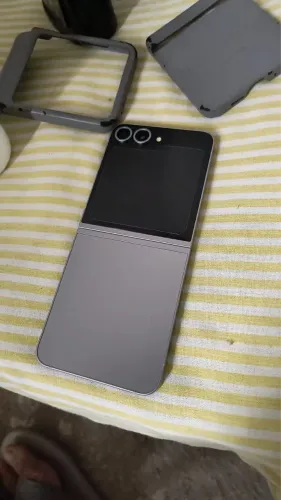 Samsung galaxy Z flip 6 512 gb