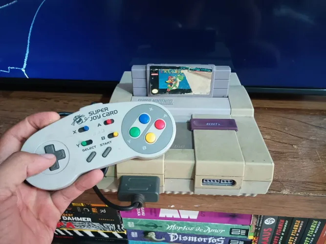 SUPER NINTENDO COM CONTROLE E SUPER MARIO WORLD e X-MEN