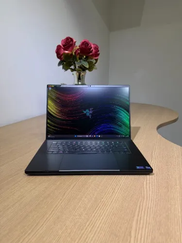 Notebook Razer Blade i9 RTX 4090 64Gb DDR5 2Tb SSD NVMe 4k 240Hz Teclado Chroma (Garantia)