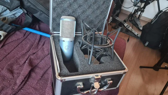 Microfone Condensador AKG P 220