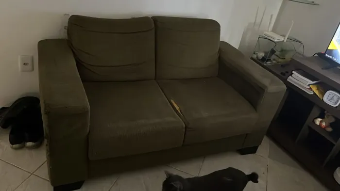 Sofá e um rack
