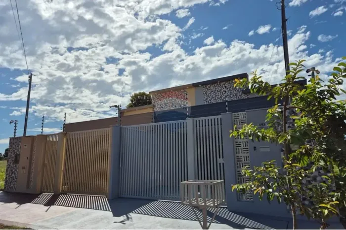 CASA RESIDENCIAL SAGRADA FAMILIA Área Total 207,45m² Área Construída 126,70m²