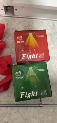 Material de pesca completo. Vara de pesca, molinete, anzóis, iscas ! 