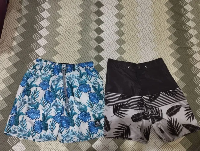2 Shorts de Praia Masculinos - Estampados em Ótimo Estado