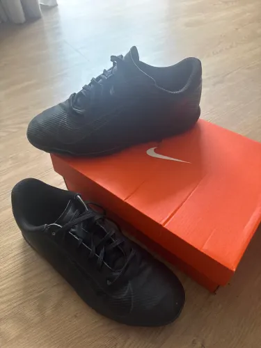 Chuteira society Nike 40