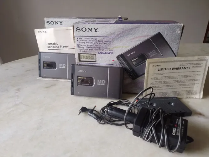 Portable MiniDisc Player MZ-E-40 Sony