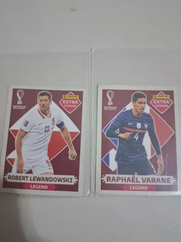 ? Figurinhas Coca-Cola Copa 2022 (Lewandowski + Varane Bordô)