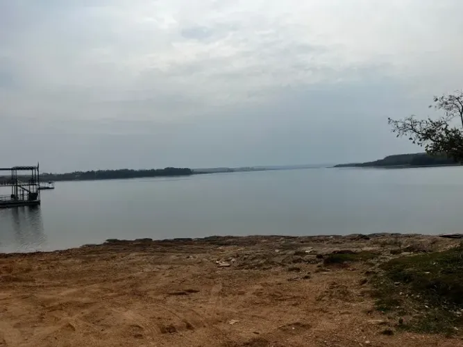 Lote no Lago Condominio Vaca Brava