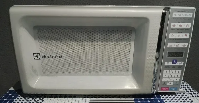 MICROONDAS ELECTROLUX 31 LITROS