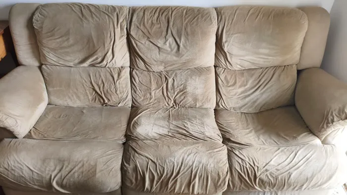 Sofá de 3 lugares bege