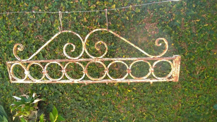 Grade de ferro decorativa antiga 