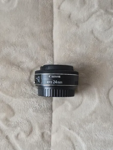 Canon EF-S 24mm f/2.8