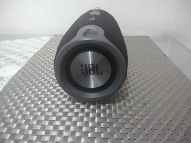 Vendo caixa de som JBL