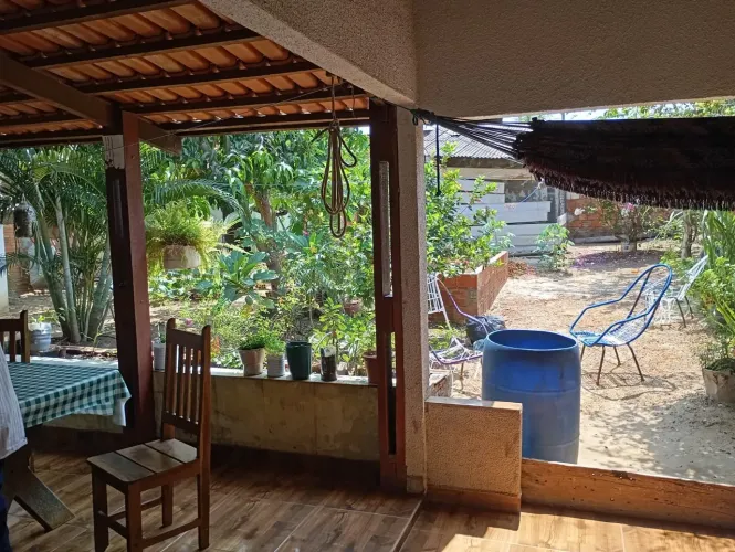Vendo casa 2 quartos, sala cozinha, 2 banheiro, área em C, quintal Aureny 2