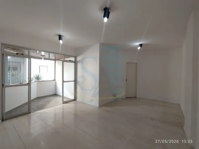 Apartamento de Luxo em Lourdes-BH: 3 Quartos, 1 Suíte, 2 Vagas de Garagem - 95m² de Pura C
