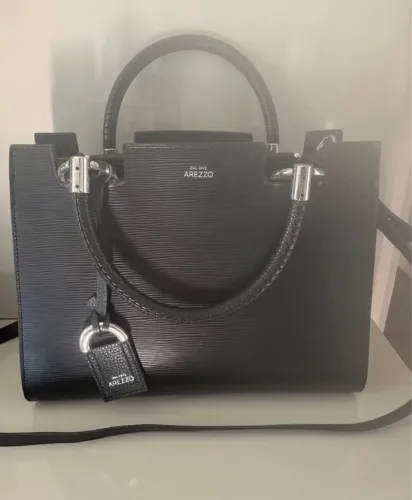 Bolsa Arezzo Nova em Couro