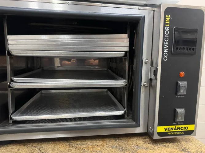 Forno de convecção profissional Venâncio