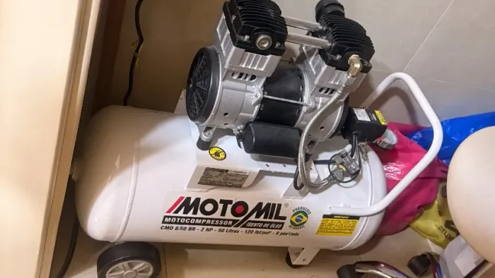 Compressor Motomil CMO 8/50 BR 2HP 50L Isento de Óleo 220V