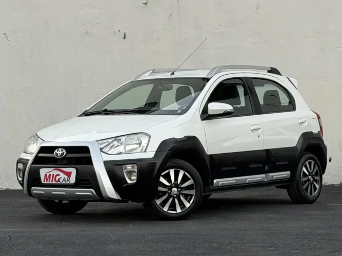 Toyota Etios Cross 1.5 Flex 16V 5P Mec. 2015