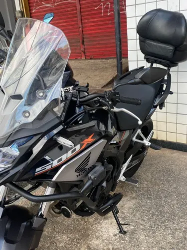 Moto CB 500x preta