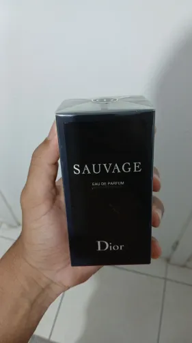 Perfume pra vender logo !! Preciso de dinheiro lacrado e nunca usado original !!