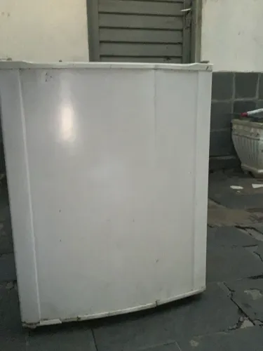 Frigobar Electrolux 79L